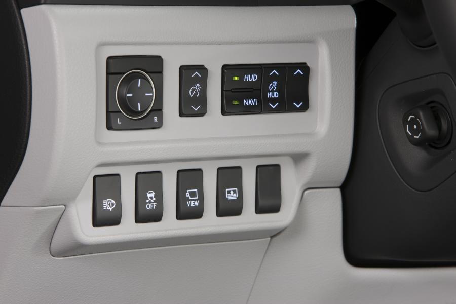  Lexus HS250h 2009 года  (фото 46 из 273)